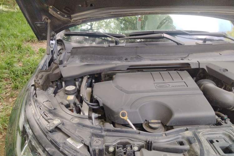 Used Land Rover Discovery Sport 2021 249 PS R-Dynamic SE Performance Tech Edition 7 Seats Engine Bay Right