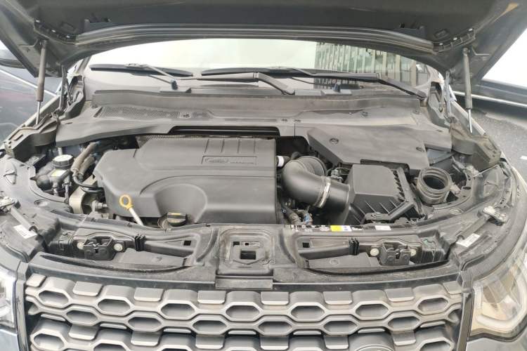 Used Land Rover Discovery Sport 2021 249 PS R-Dynamic S Performance Edition Engine Bay