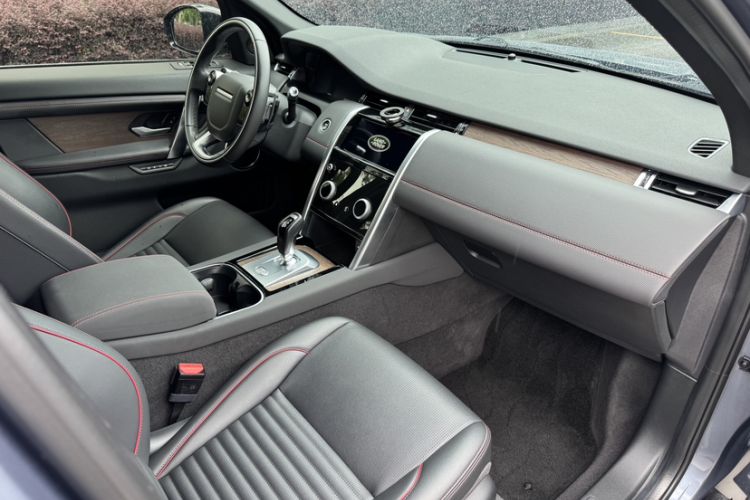 Used Land Rover Discovery Sport 2021 249 PS R-Dynamic SE Performance Tech Edition 5 Seats Interior 1
