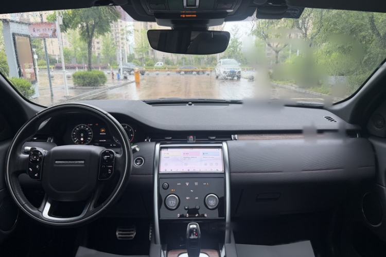 Used Land Rover Discovery Sport 2021 249 PS R-Dynamic S Performance Edition Interior 1