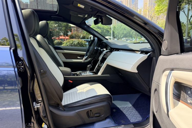 Used Land Rover Discovery Sport 2021 249 PS R-Dynamic S Performance Edition Interior 10
