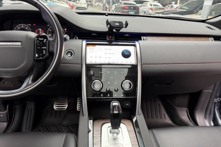Used Land Rover Discovery Sport 2021 249 PS R-Dynamic S Performance Edition Interior 11