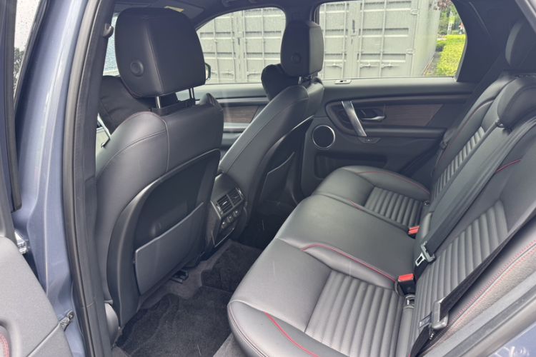 Used Land Rover Discovery Sport 2021 249 PS R-Dynamic SE Performance Tech Edition 5 Seats Interior 2