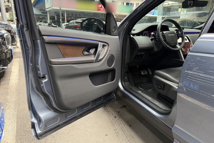 Used Land Rover Discovery Sport 2021 249 PS R-Dynamic S Performance Edition Interior 3