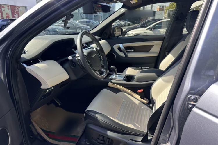 Used Land Rover Discovery Sport 2021 249 PS R-Dynamic SE Performance Tech Edition 5 Seats Interior 3