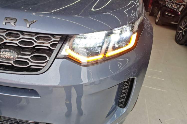 Used Land Rover Discovery Sport 2021 249 PS R-Dynamic SE Performance Tech Edition 5 Seats Left Front Headlight