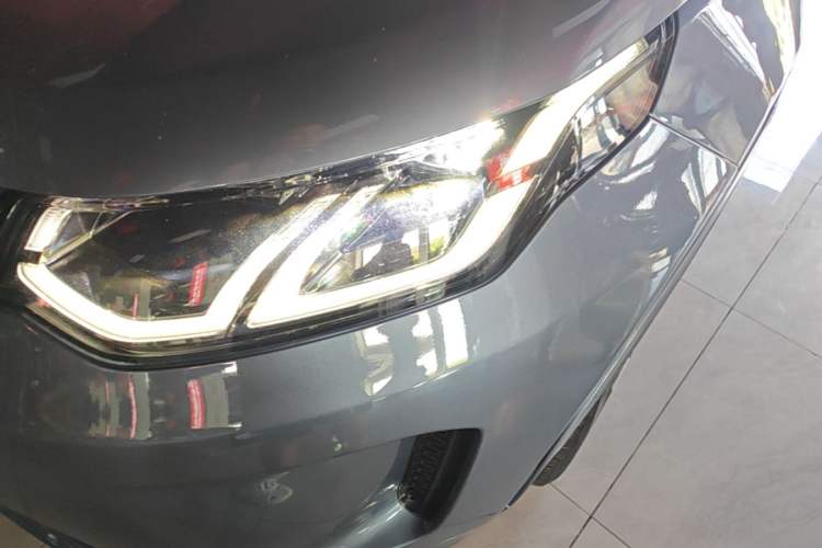 Used Land Rover Discovery Sport 2021 249 PS R-Dynamic S Performance Edition Left Front Headlight
