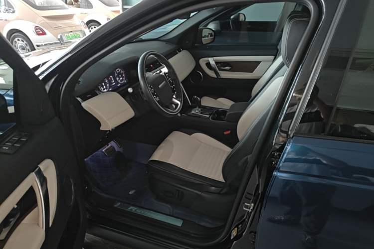 Used Land Rover Discovery Sport 2021 249 PS R-Dynamic S Performance Edition Left Front Seat