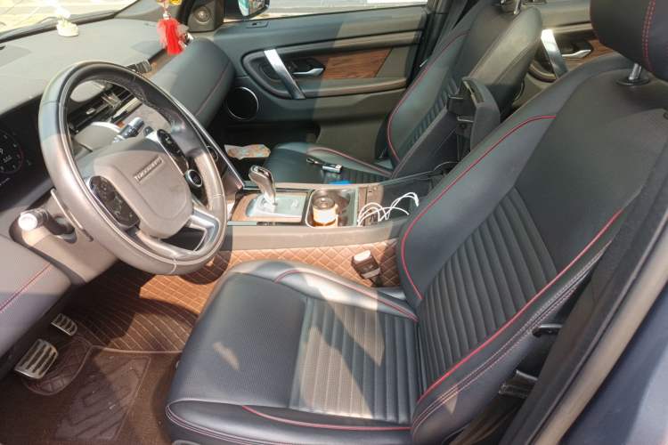 Used Land Rover Discovery Sport 2021 249 PS R-Dynamic S Performance Edition Left Front Seat