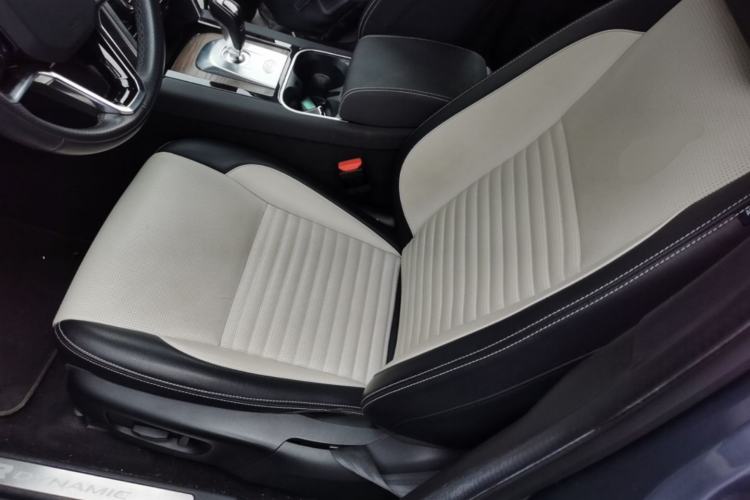 Used Land Rover Discovery Sport 2021 249 PS R-Dynamic S Performance Edition Left Front Seat