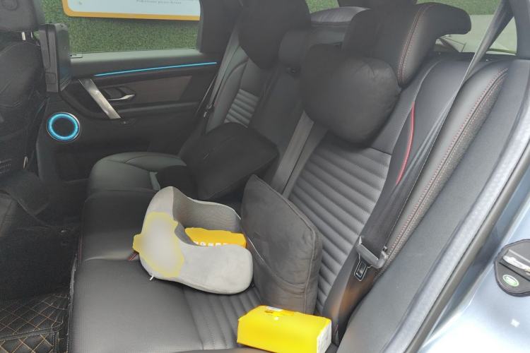 Used Land Rover Discovery Sport 2021 249 PS R-Dynamic S Performance Edition Left Rear Seat
