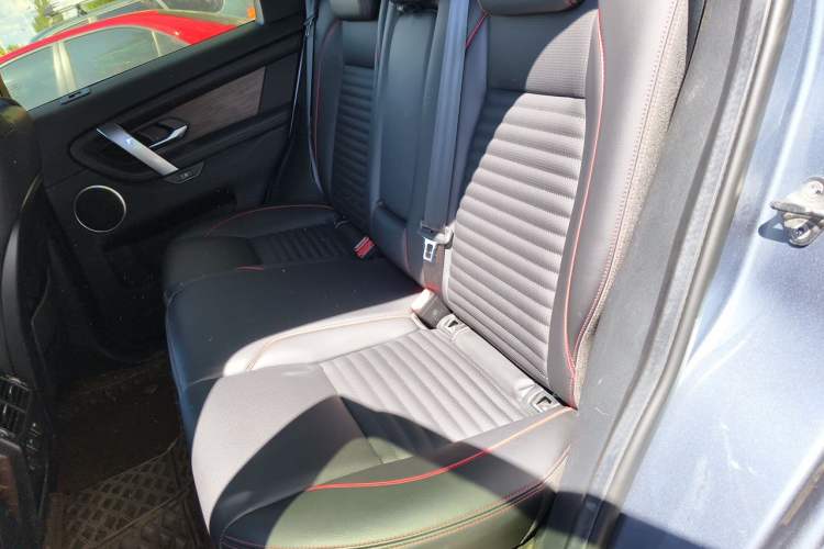 Used Land Rover Discovery Sport 2021 249 PS R-Dynamic S Performance Edition Left Rear Seat