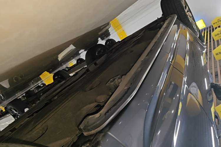 Used Land Rover Discovery Sport 2021 249 PS R-Dynamic S Performance Edition Left Side Sill
