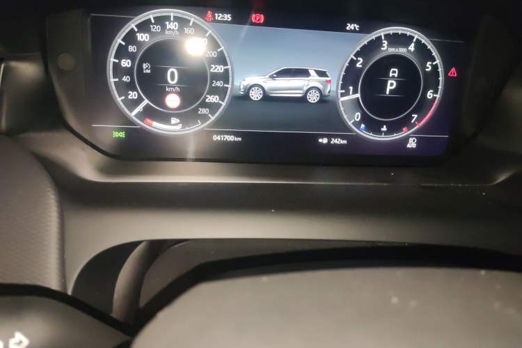 Used Land Rover Discovery Sport 2021 249 PS R-Dynamic S Performance Edition Odometer Close Up