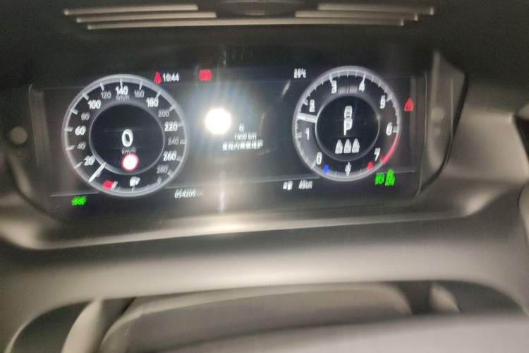 Used Land Rover Discovery Sport 2021 249 PS R-Dynamic S Performance Edition Odometer Close Up