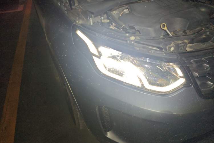 Used Land Rover Discovery Sport 2021 249 PS R-Dynamic S Performance Edition Right Front Headlight