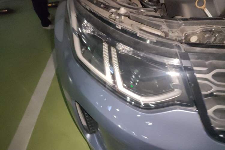 Used Land Rover Discovery Sport 2021 249 PS R-Dynamic S Performance Edition Right Front Headlight