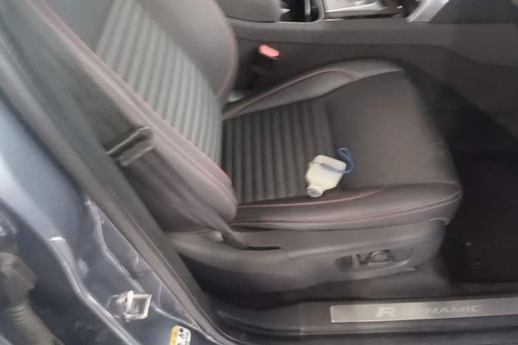Used Land Rover Discovery Sport 2021 249 PS R-Dynamic SE Performance Tech Edition 5 Seats Right Front Seat