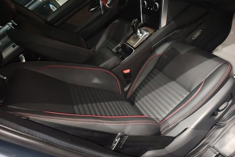 Used Land Rover Discovery Sport 2021 249 PS R-Dynamic S Performance Edition Right Front Seat