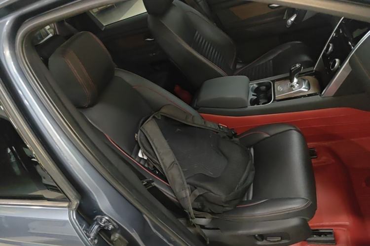 Used Land Rover Discovery Sport 2021 249 PS R-Dynamic S Performance Edition Right Front Seat