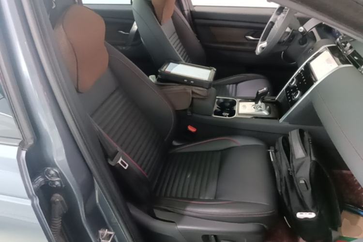 Used Land Rover Discovery Sport 2021 249 PS R-Dynamic S Performance Edition Right Front Seat