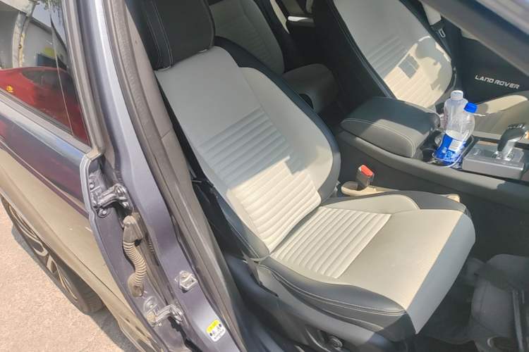 Used Land Rover Discovery Sport 2021 249 PS R-Dynamic SE Performance Tech Edition 5 Seats Right Front Seat
