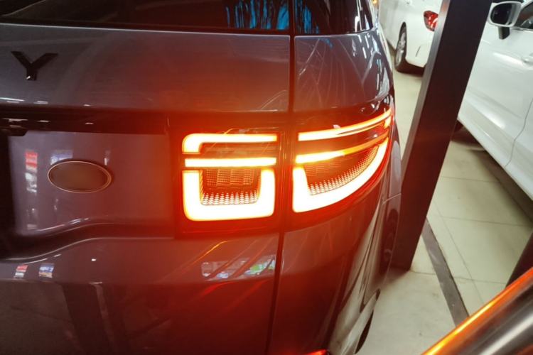 Used Land Rover Discovery Sport 2021 249 PS R-Dynamic S Performance Edition Right Rear Taillight