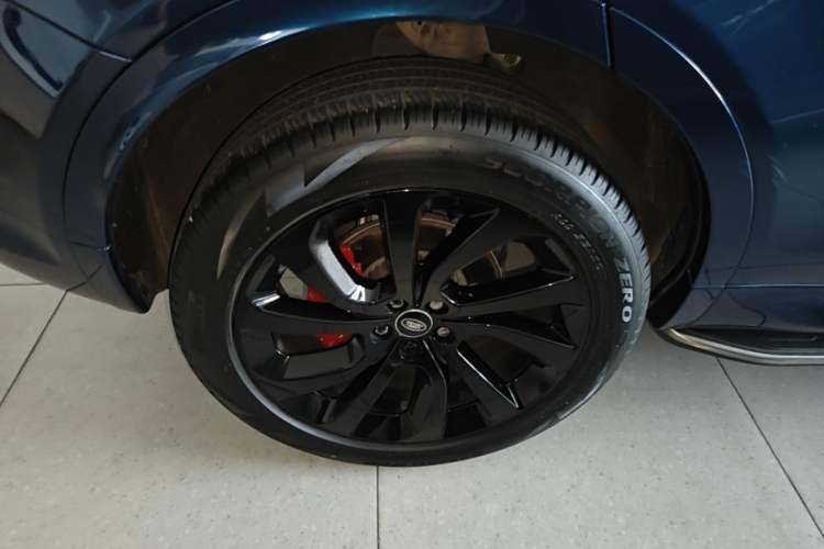 Used Land Rover Discovery Sport 2021 249 PS R-Dynamic S Performance Edition Right Rear Wheel Hub
