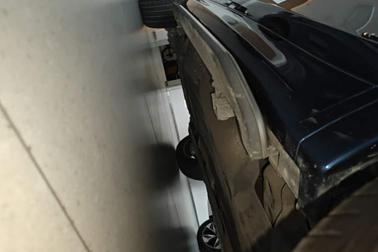 Used Land Rover Discovery Sport 2021 249 PS R-Dynamic S Performance Edition Right Side Sill