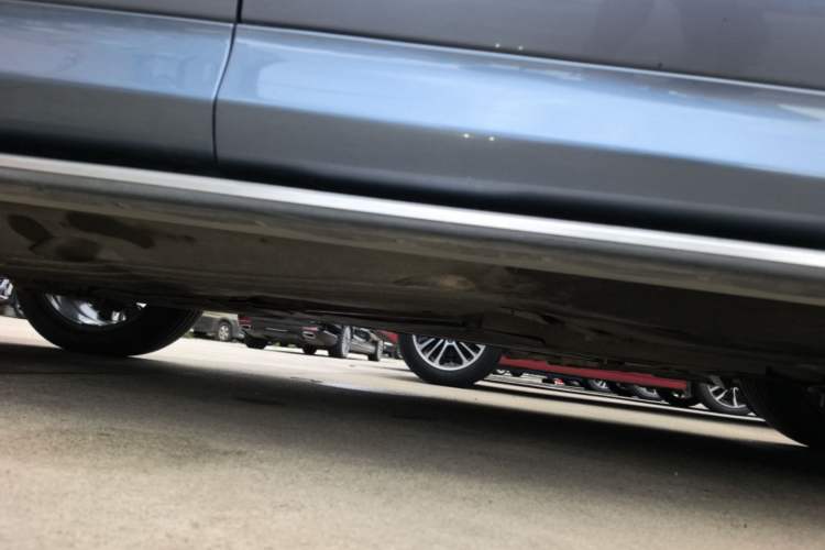 Used Land Rover Discovery Sport 2021 249 PS R-Dynamic SE Performance Tech Edition 5 Seats Right Side Sill