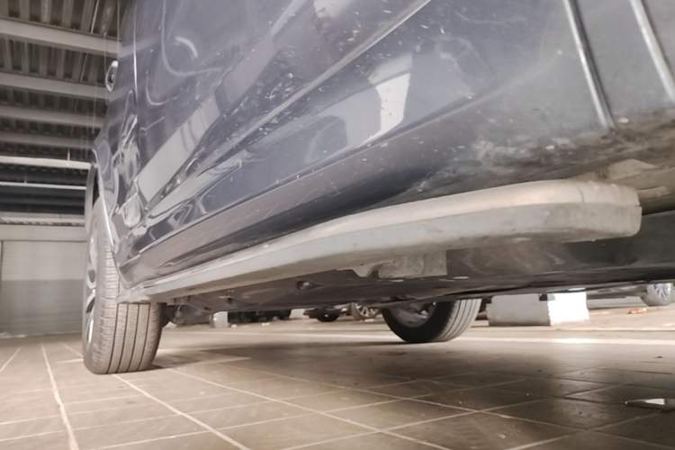 Used Land Rover Discovery Sport 2021 249 PS R-Dynamic SE Performance Tech Edition 5 Seats Right Side Sill