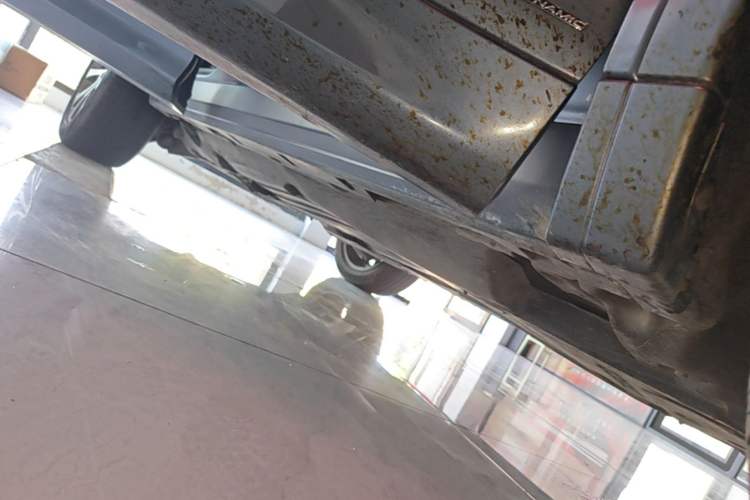 Used Land Rover Discovery Sport 2021 249 PS R-Dynamic S Performance Edition Right Side Sill