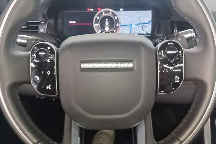 Used Land Rover Discovery Sport 2021 249 PS R-Dynamic SE Performance Tech Edition 5 Seats Steering Wheel