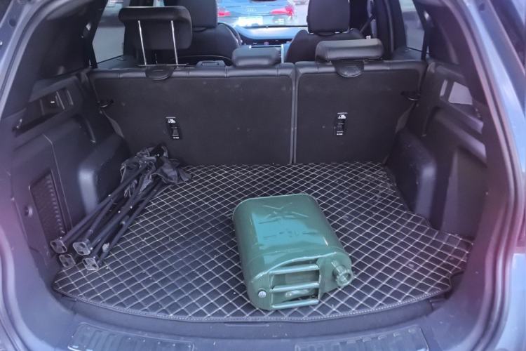 Used Land Rover Discovery Sport 2021 249 PS R-Dynamic S Performance Edition Trunk