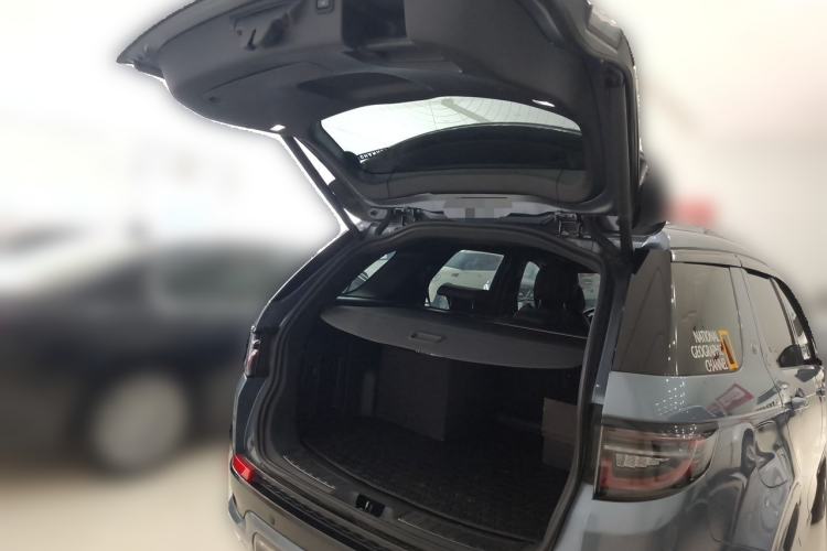 Used Land Rover Discovery Sport 2021 249 PS R-Dynamic S Performance Edition Trunk