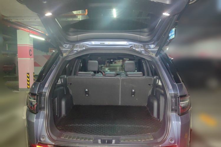 Used Land Rover Discovery Sport 2021 249 PS R-Dynamic S Performance Edition Trunk