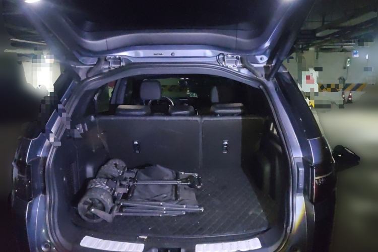 Used Land Rover Discovery Sport 2021 249 PS R-Dynamic S Performance Edition Trunk