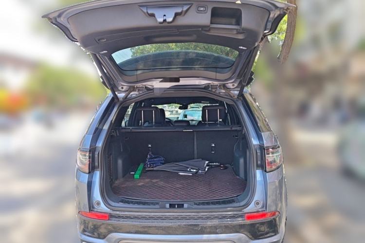 Used Land Rover Discovery Sport 2021 249 PS R-Dynamic S Performance Edition Trunk