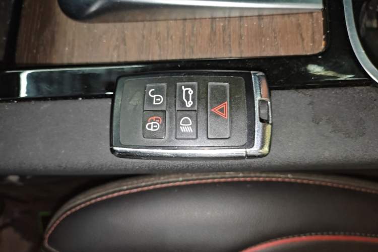 Used Land Rover Discovery Sport 2021 249 PS R-Dynamic SE Performance Tech Edition 5 Seats Vehicle Key