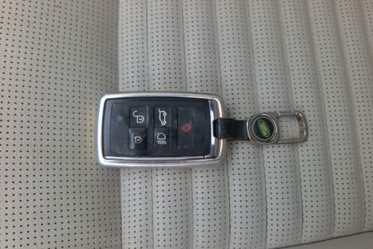 Used Land Rover Discovery Sport 2021 249 PS R-Dynamic SE Performance Tech Edition 5 Seats Vehicle Key