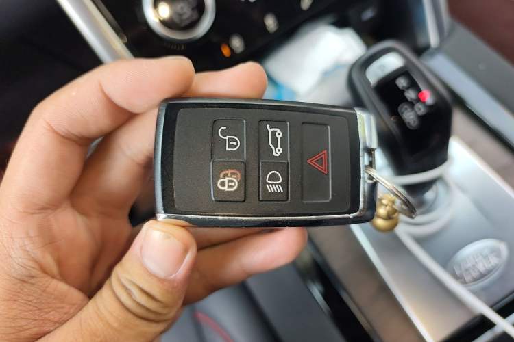 Used Land Rover Discovery Sport 2021 249 PS R-Dynamic S Performance Edition Vehicle Key