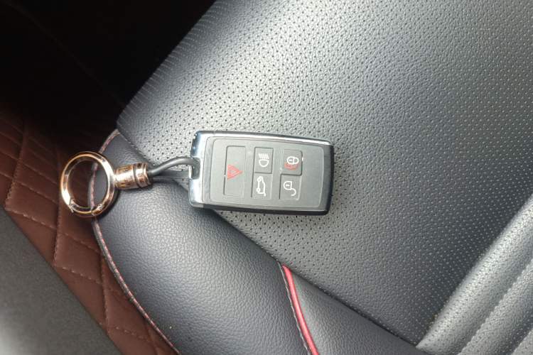 Used Land Rover Discovery Sport 2021 249 PS R-Dynamic S Performance Edition Vehicle Key
