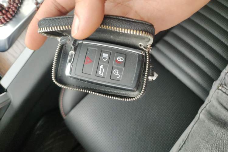 Used Land Rover Discovery Sport 2021 249 PS R-Dynamic S Performance Edition Vehicle Key