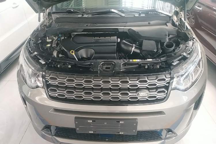Used Land Rover Discovery Sport 2021 249 PS R-Dynamic HSE Luxury Custom Edition Engine Bay