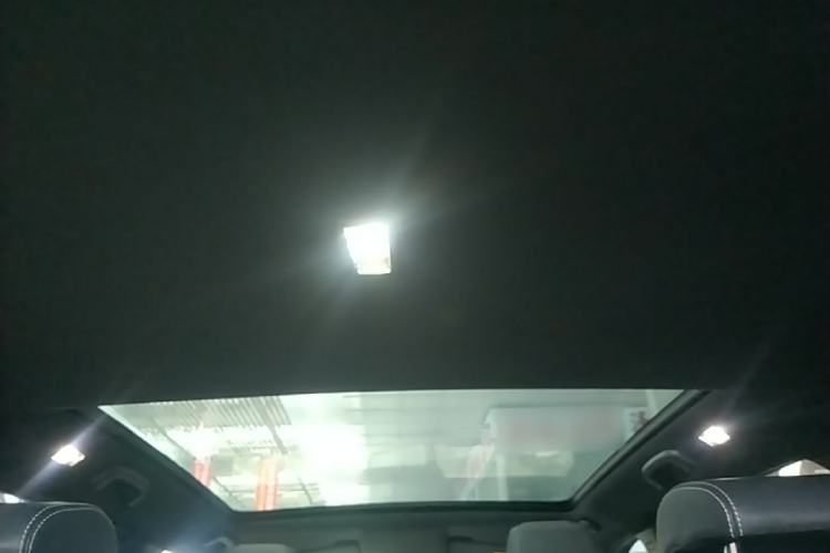 Used Land Rover Discovery Sport 2021 249 PS R-Dynamic HSE Luxury Custom Edition Headliner