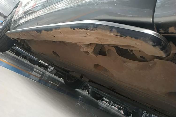 Used Land Rover Discovery Sport 2021 249 PS R-Dynamic HSE Luxury Custom Edition Left Side Sill