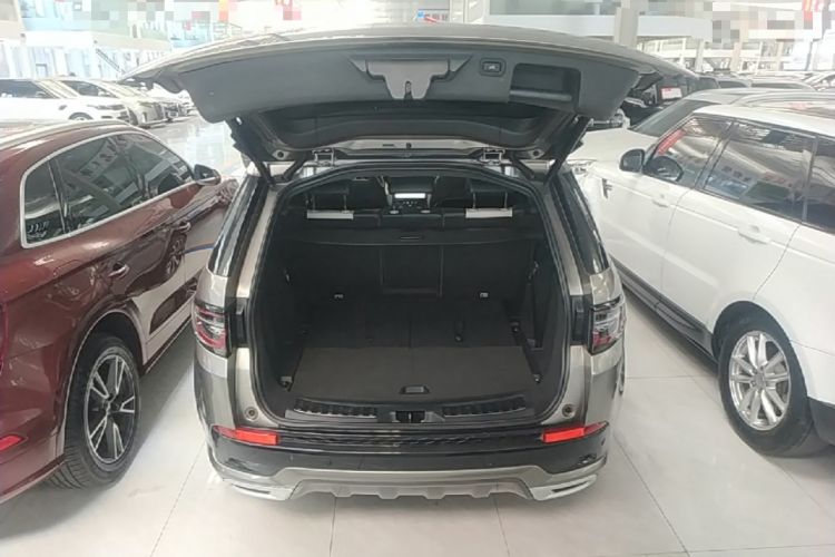 Used Land Rover Discovery Sport 2021 249 PS R-Dynamic HSE Luxury Custom Edition Trunk
