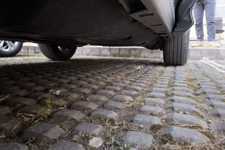Used Land Rover Discovery Sport 2021 249 PS R-Dynamic S Performance Edition Chassis Front Left