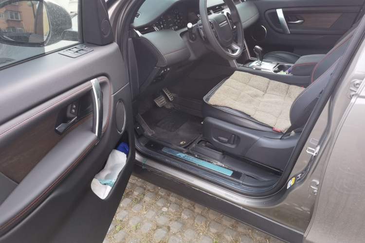 Used Land Rover Discovery Sport 2021 249 PS R-Dynamic S Performance Edition Driver Seat