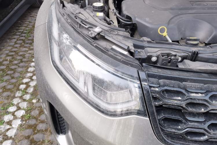 Used Land Rover Discovery Sport 2021 249 PS R-Dynamic S Performance Edition Engine Bay Right
